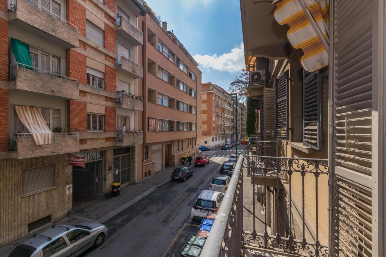 Appartamento In Piazza Adriano In Zona Cenisia Turin Exterior foto